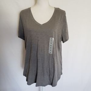 Old Navy v-neck tee. Size XL